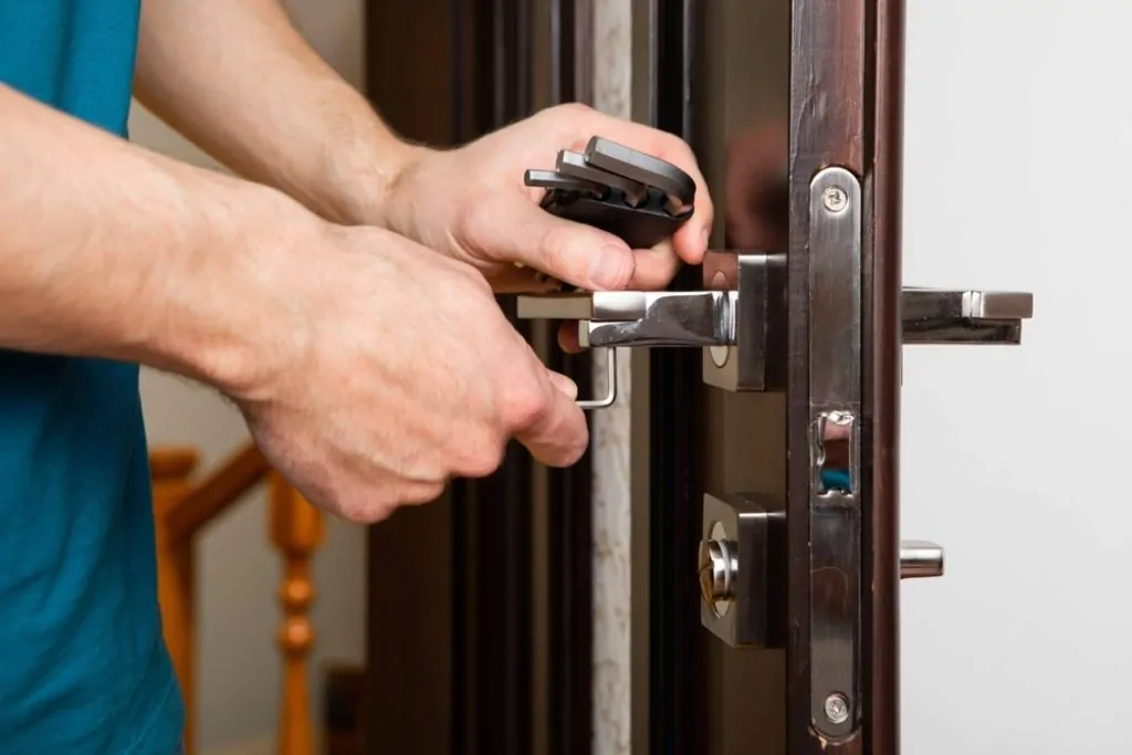 Que cerrajero en Sagunto ofrece el mejor servicio de apertura puertas - &iquest;Qu&eacute; cerrajero en Sagunto ofrece el mejor servicio de apertura de puertas?